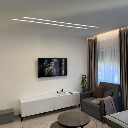 Mel Apartment Golem (Tirana)